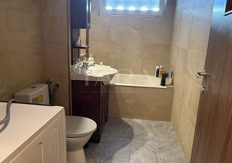 Apartament decomandat cu 4 camere, zona Minerva. - Poză 7