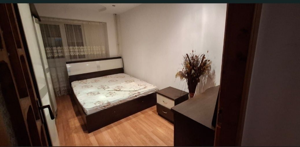 De inchiriat apartament 3 camere, Micro 20, 2100 lei - Poză 2