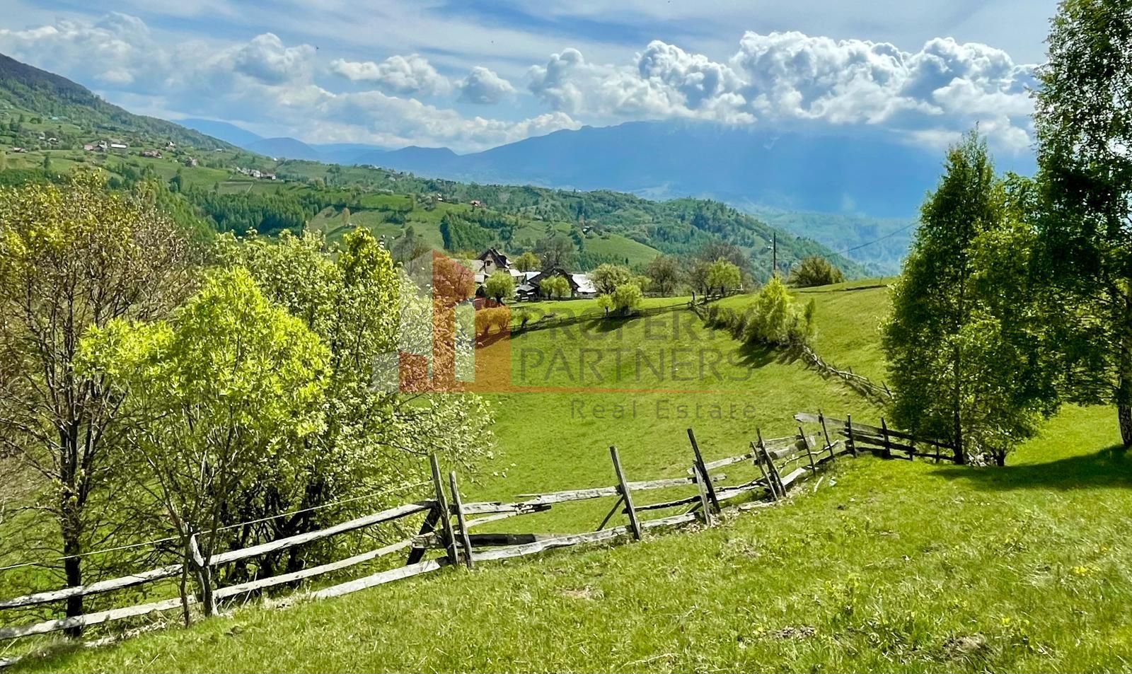 Teren in sat Pestera, comuna Moeciu. - Poză 2