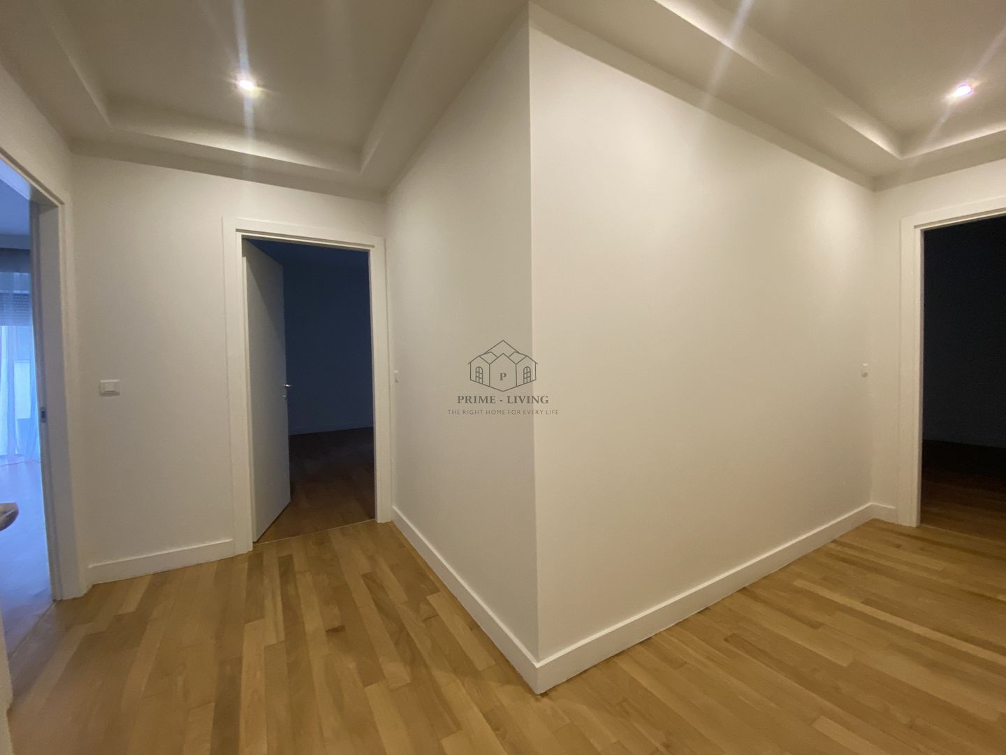 APARTAMENT NOU RENOVAT CU 4CAMERE LA INCHIRIERE LANGA PARCUL HERASTRAU - Poză 10