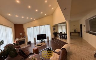 Casă P+1+Pod+Beci, complet mobilată, 950 mp teren, Simnic –Comision 0% - Poză 1