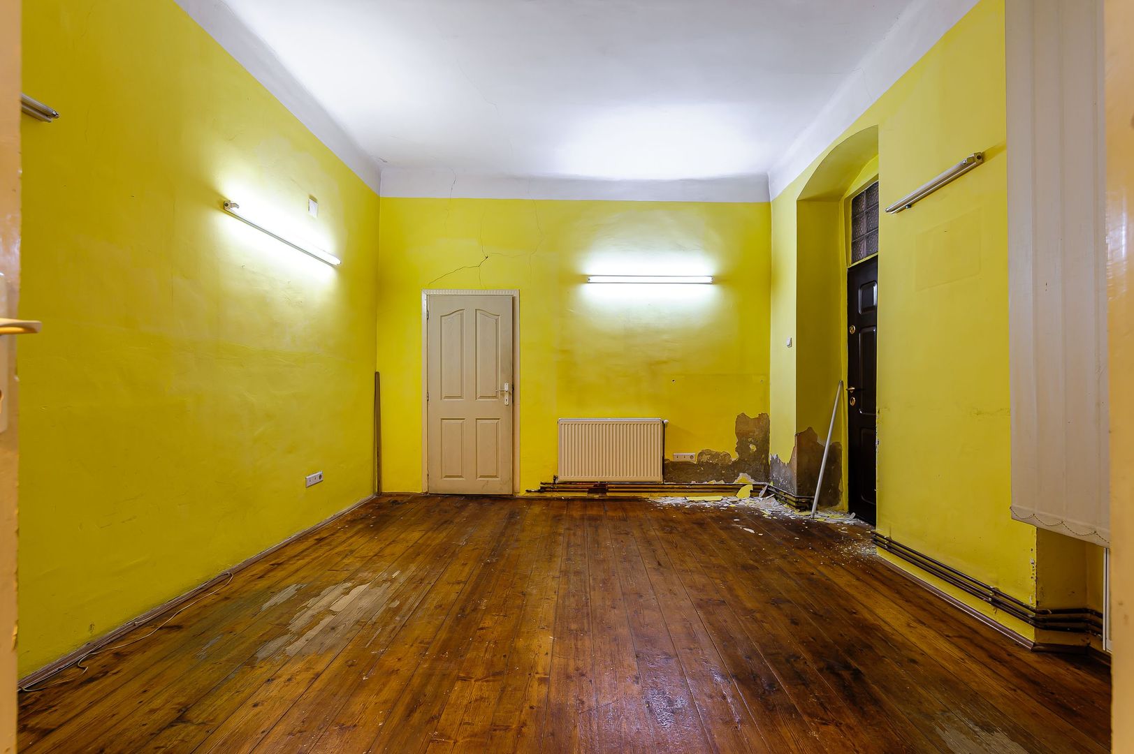 Spațiu de birouri situat pe strada N. Bălcescu. - Poză 5