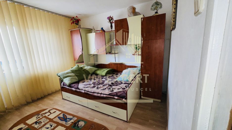APARTAMENT 2 CAMERE ETAJ 2 GRUI CAMPULUNG - Poză 3