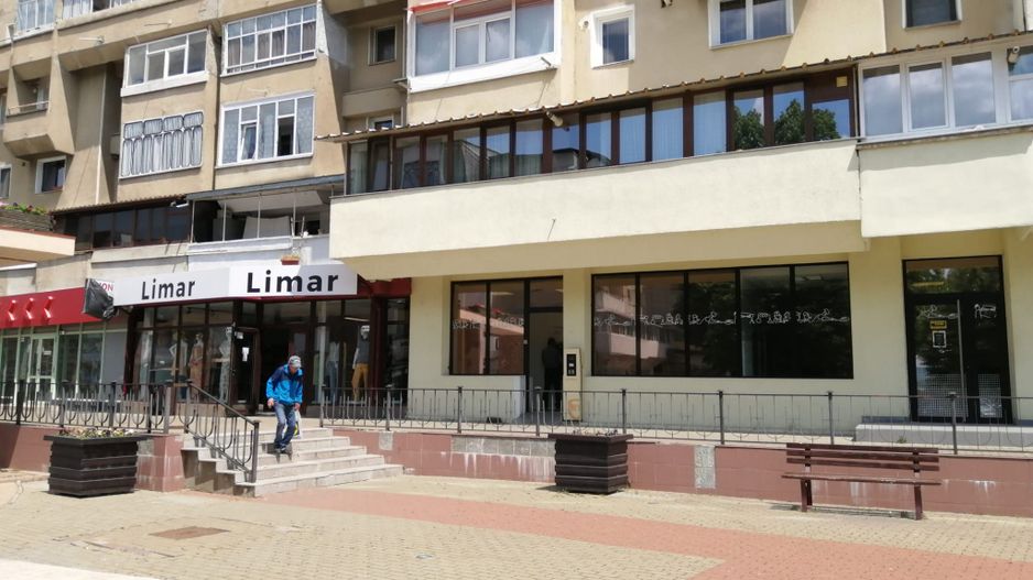 Spațiu comercial ultracentral, 200 mp singurul vad 100% pietonal Roman - Poză 3