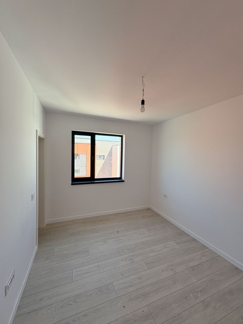 3 CAMERE, ZONA EXCELENTĂ, 2 MINUTE PÂNĂ LA PRINCIPALA - Poză 3