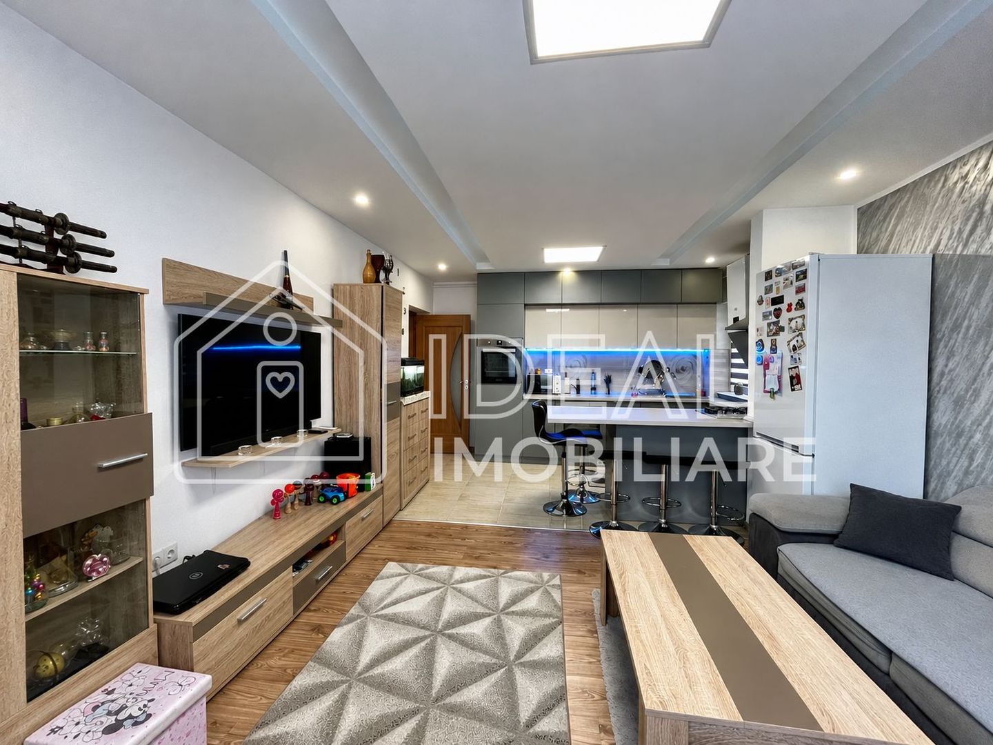 Apartament 3 camere de vânzare – Șelimbăr, zona Pictor Brana - Poză 4
