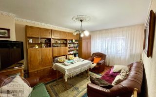 De vânzare apartament cu 3 camere decomandat, zona Piața Mare - Poză 1