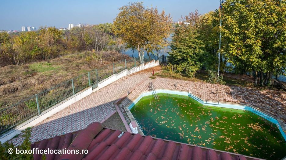 Vilă deschidere  lac Grivița  direct proprietar cu 20 m și 20 strada - Poză 4