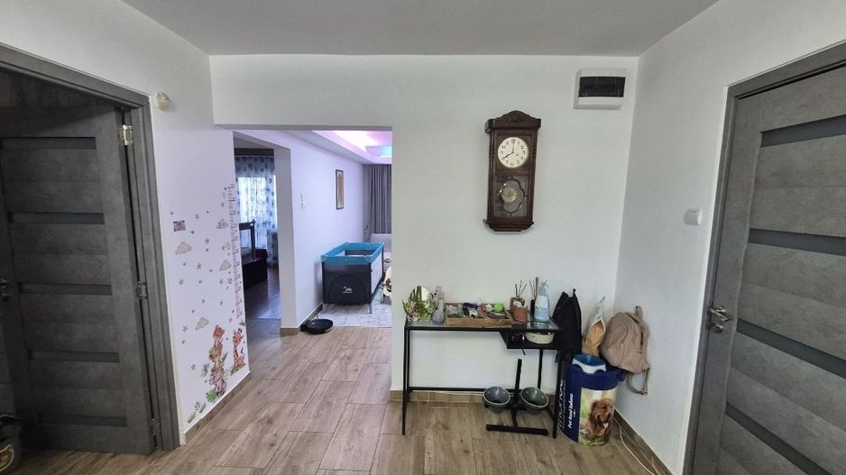 Ap decomandat 4 camere , 2 bai si 2 balcoane-zona Colentina bloc 1986 - Poză 3