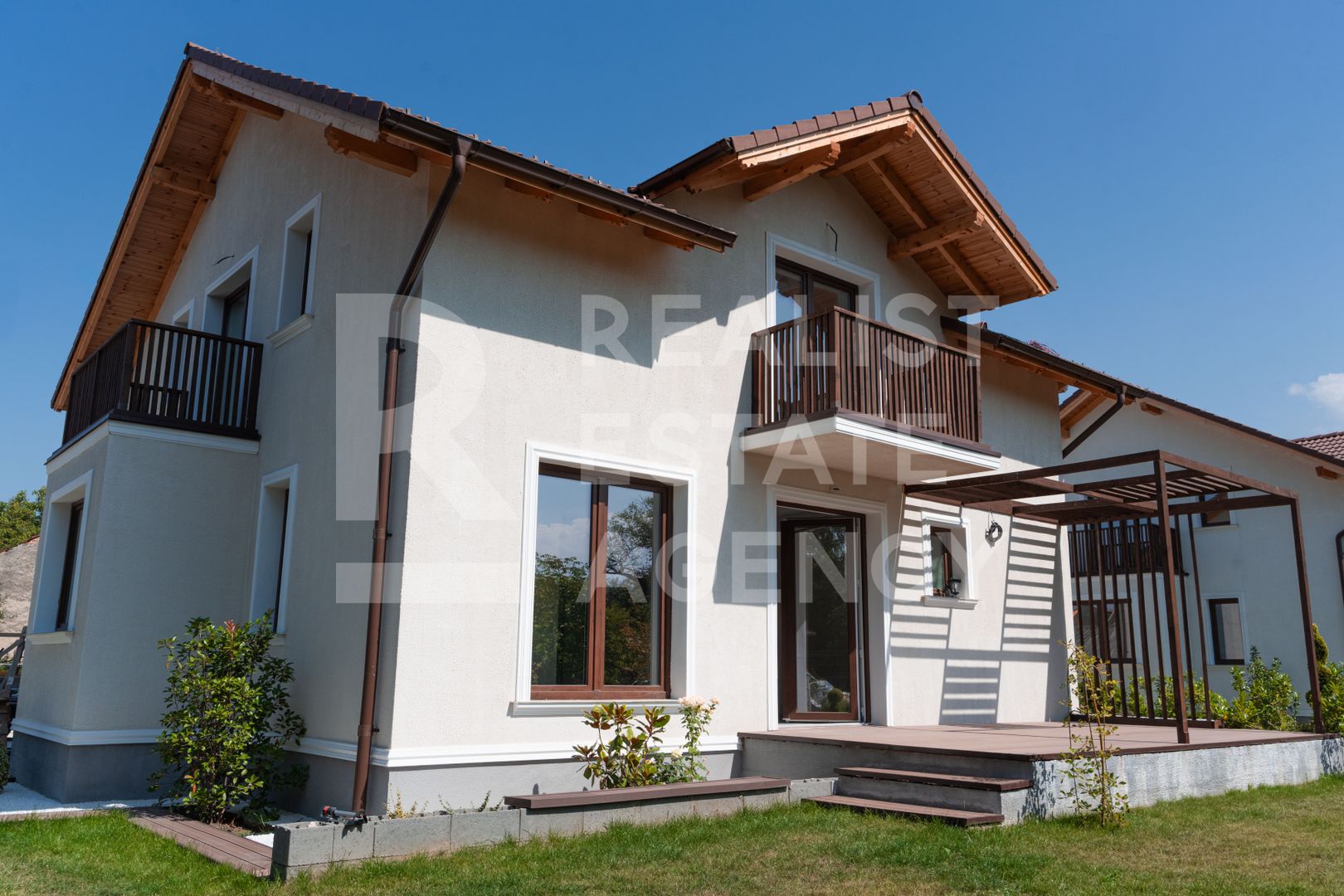 Case moderne de vânzare în Cristian, Brașov – confort și eficiență - Poză 1