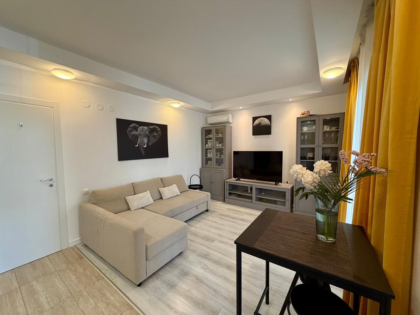 COSMOPOLIS - Apartament cu 3 camere si gradina, mobilat si utilat. - Poză 1