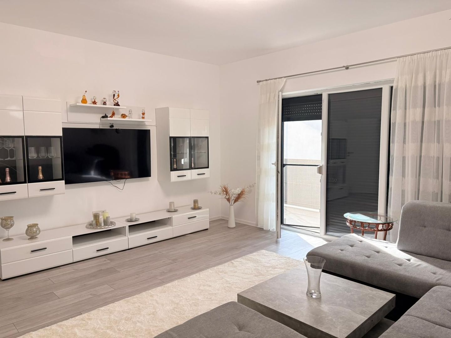 Apartament de Lux I Mobilat și utilat I Ideal investitie I Dumbravita - Poză 2