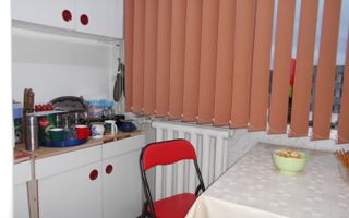Apartament cu 3 camere de vânzare în zona Grigorescu - Poză 2
