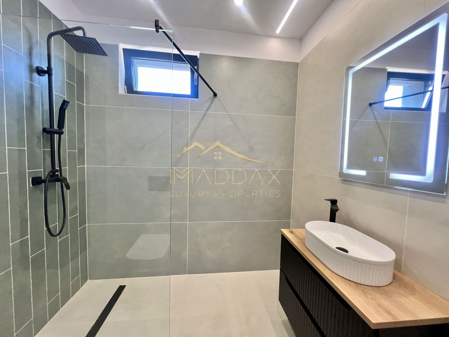 Vilă **6 camere  **451mp // Zona Iancu Nicolae - Poză 94