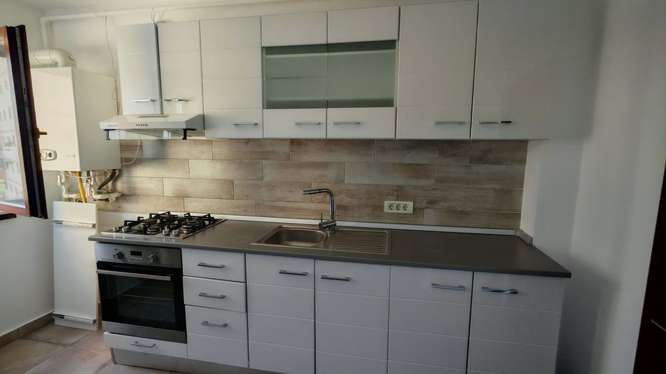 Apartament 2 camere,decomandat,bloc NOU,zona Judetean,mobilat,utilat - Poză 8