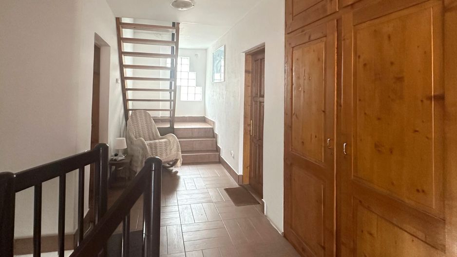 Vânzare casă Individuală 12 Camere la 5 minute de Castelul Bran - Poză 9