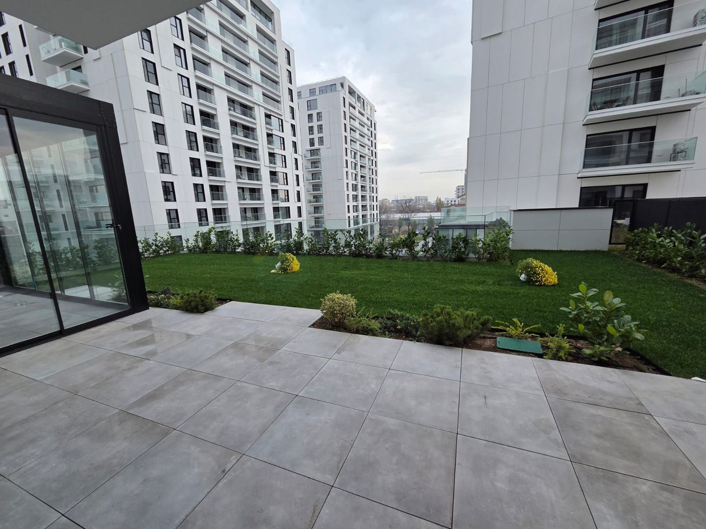 Apartament spectaculos cu grădină privată de 152 mp – disponibil spre închiriere - Poză 33