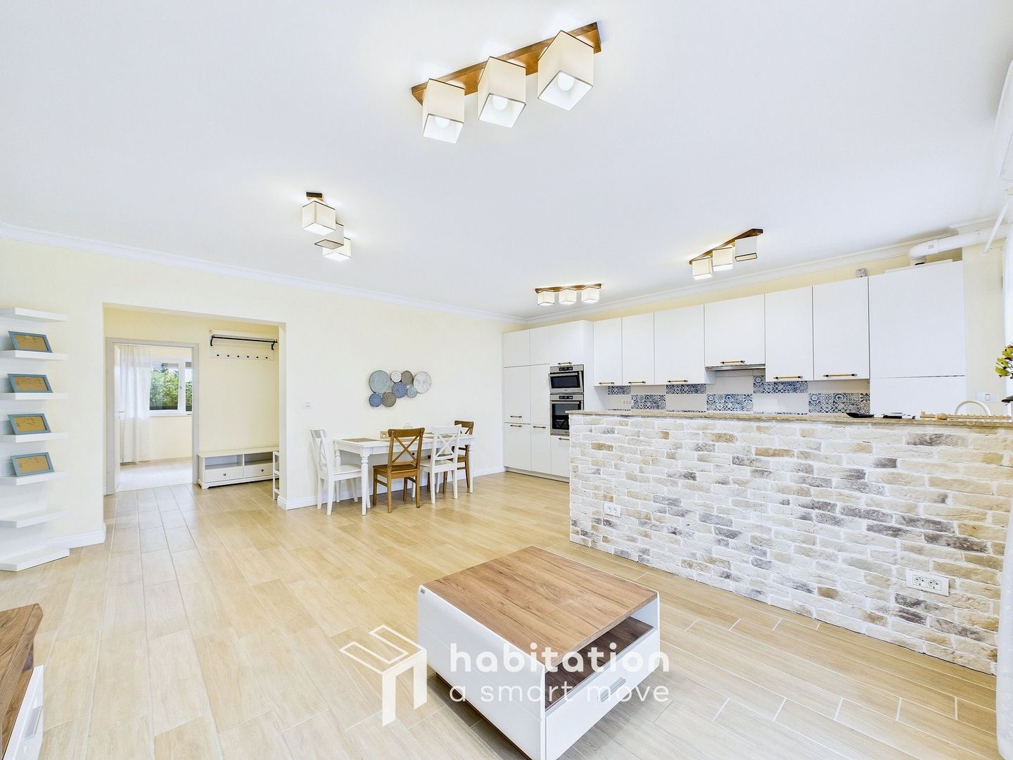 Apartament spațios cu curte și garaj – confortul unei case moderne - Poză 5