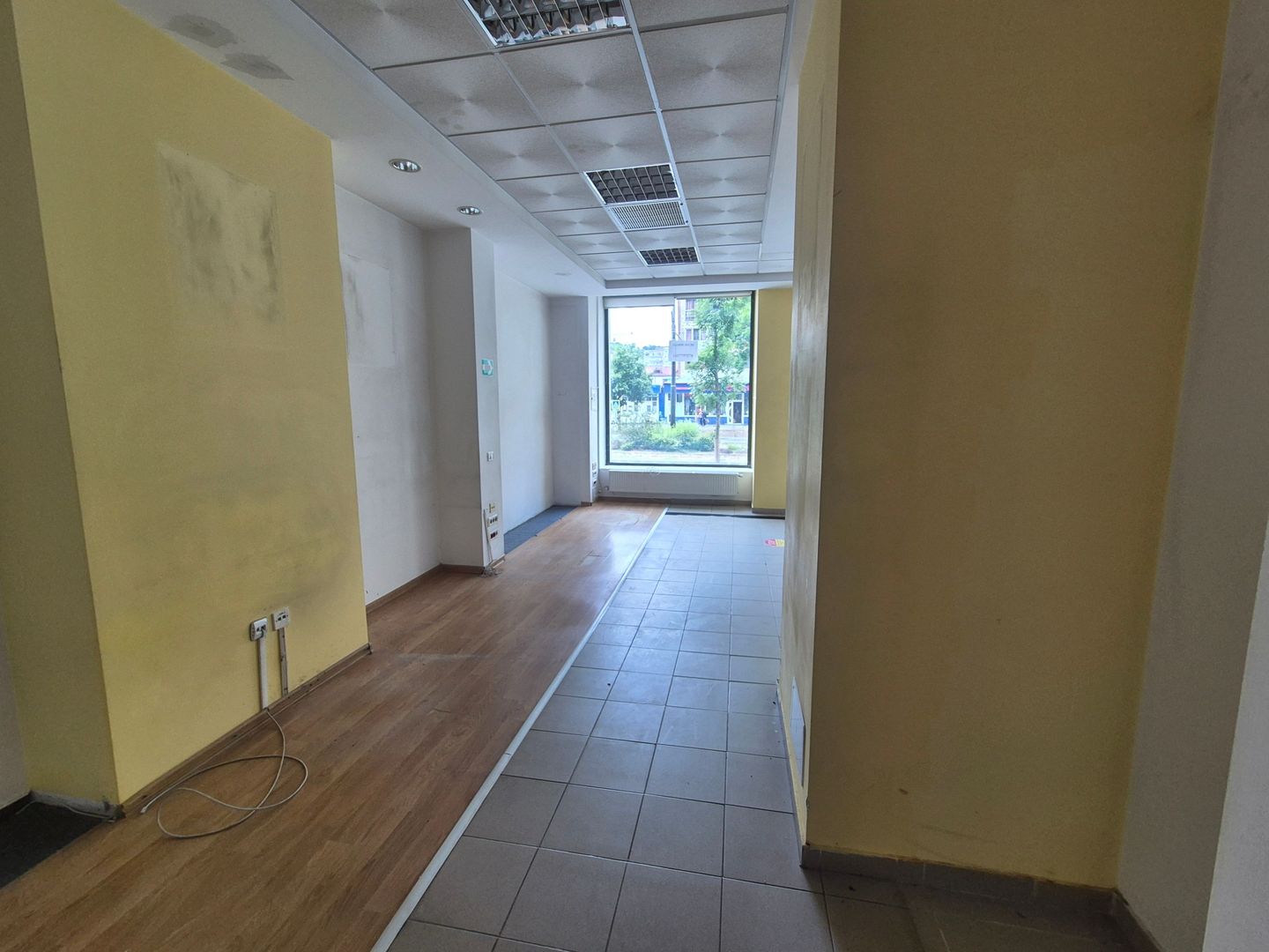 Închiriez spațiu comercial Republicii 22 - Poză 2