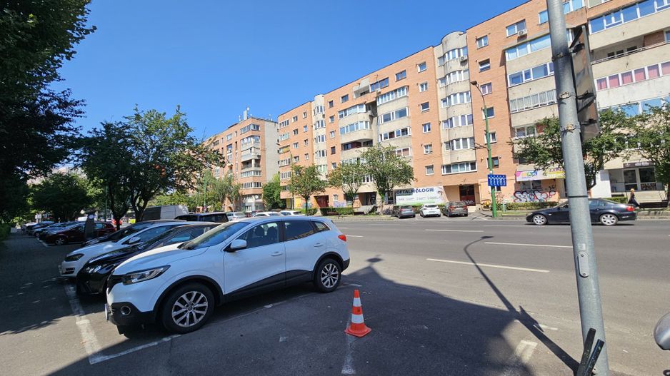 Centrul Civic ,str Toamnei apartament 3 camere cf I dec - Poză 14