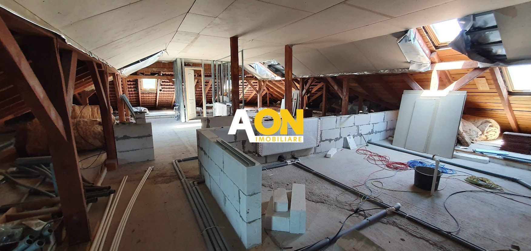 Apartament de vanzare zona Cetate posibilitate investitie ! - Poză 1