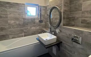 Apartament cu patru camere, zona Florilor/Craiter , 80 mp - Poză 4