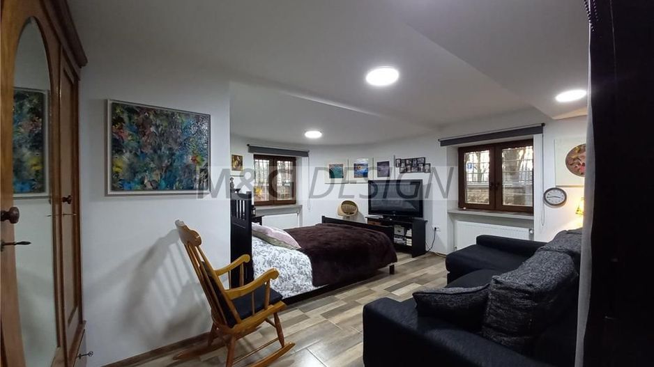 Apartament 3 camere -demisol -zona centrala - Poză 2