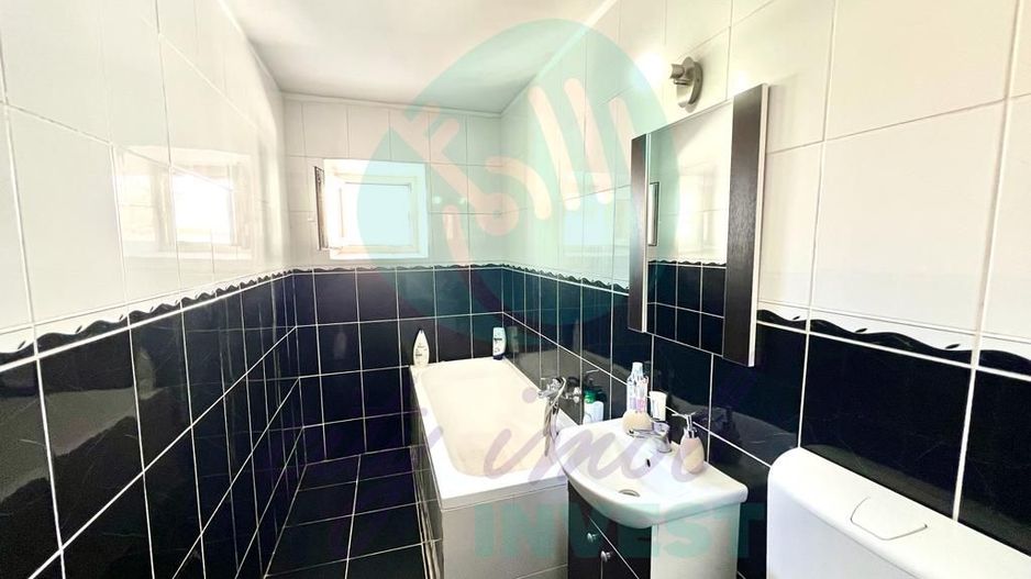 APARTAMENT 3 CAMERE SPATIOS-NERVA TRAIAN-BLOC REABILITAT - Poză 3