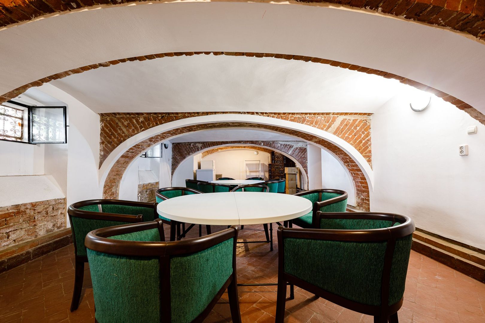 P-ta Maria | Spatiu Demisol | 97 mp | Acces parcare privata | Com. 0% - Poză 2