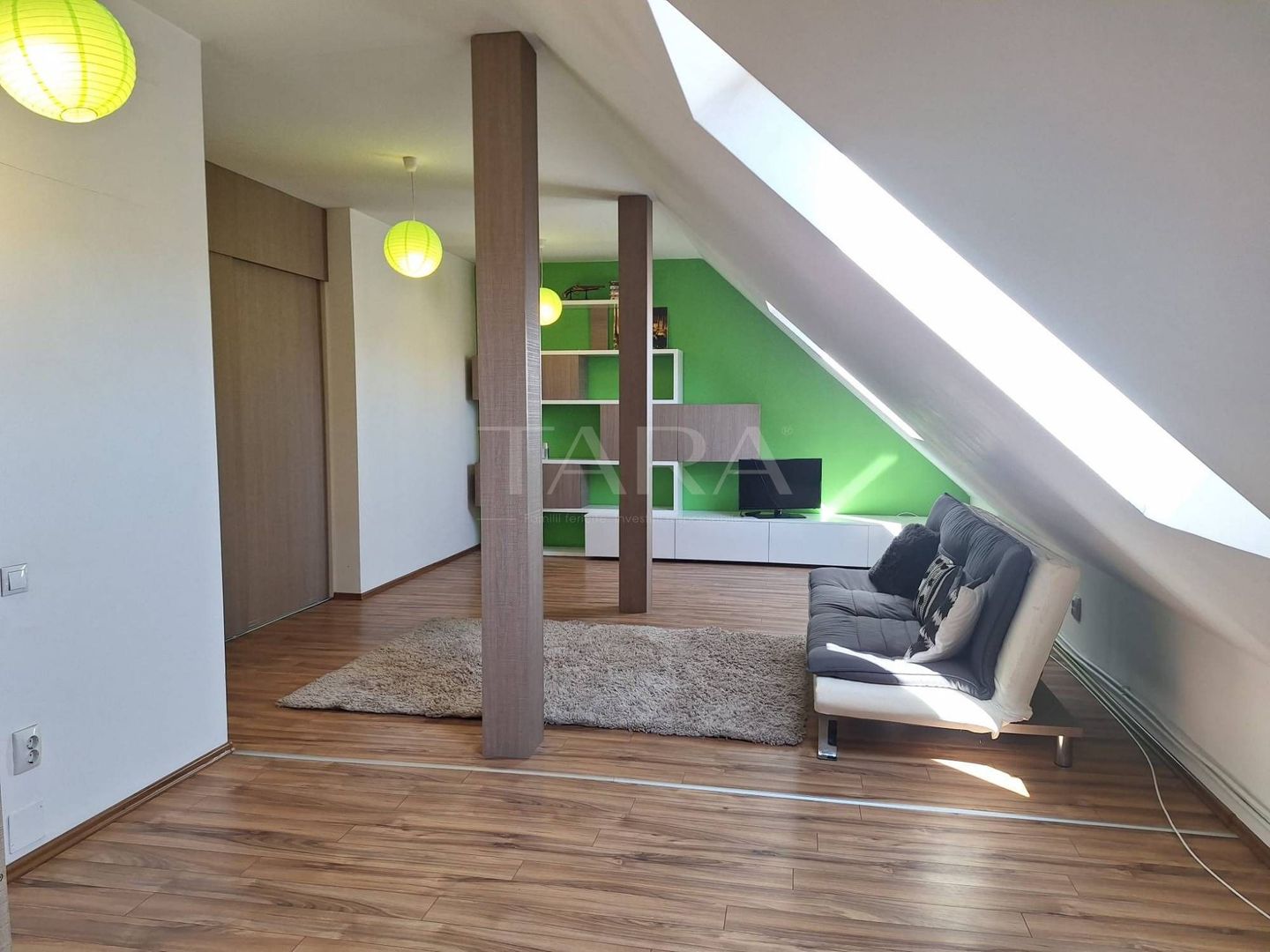 Apartament cu scara interioara, 109 mp, Florești, 2 balcoane - Poză 7