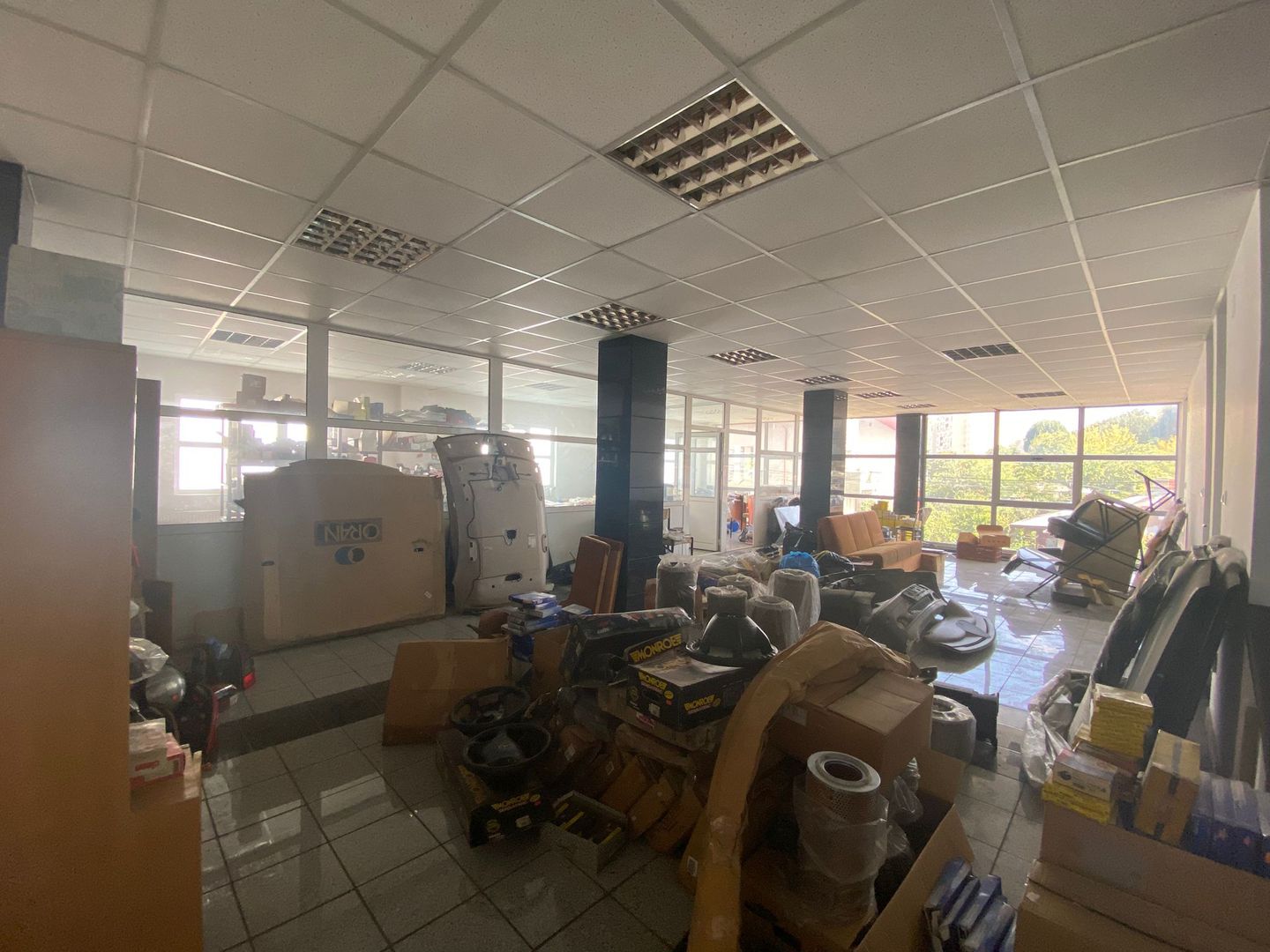 Casă / Vilă, și service cu spații de birouri, de vânzare în sector 4 - Poză 3