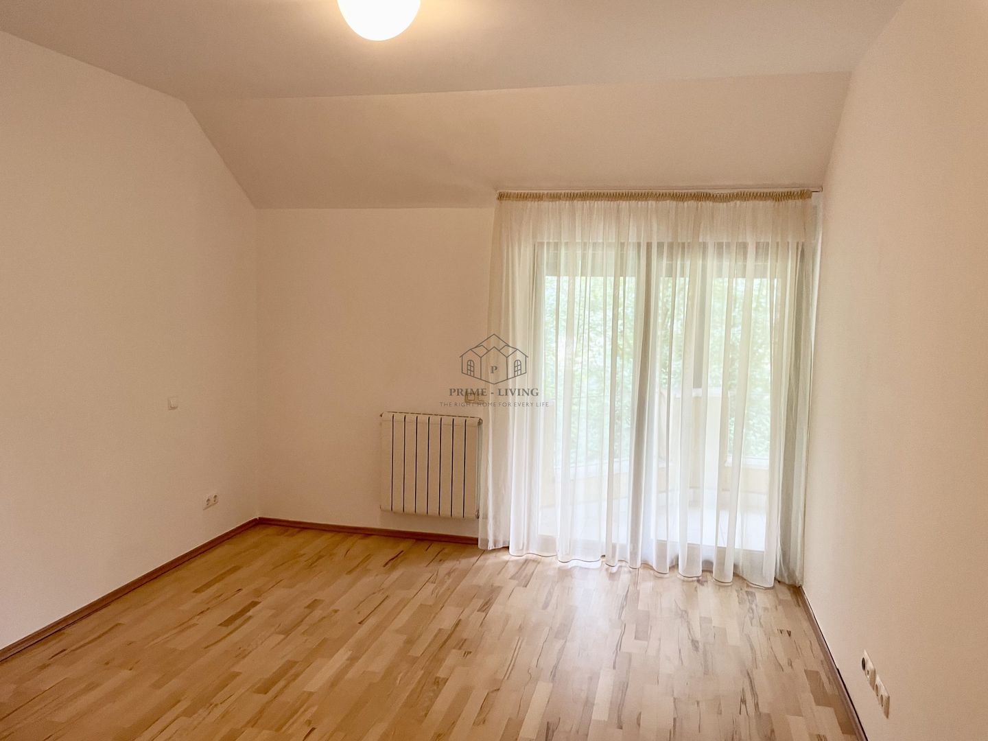 VILA CU 7 CAMERE IN COMPLEX REZIDENTIAL IN IANCU NICOLAE - Poză 14