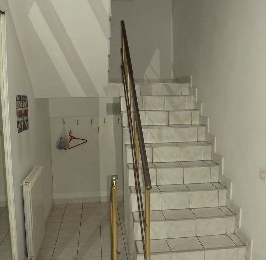 Casa Titulescu cu parcare privata -posibilitate extindere curte pana la 500 mp - Poză 5