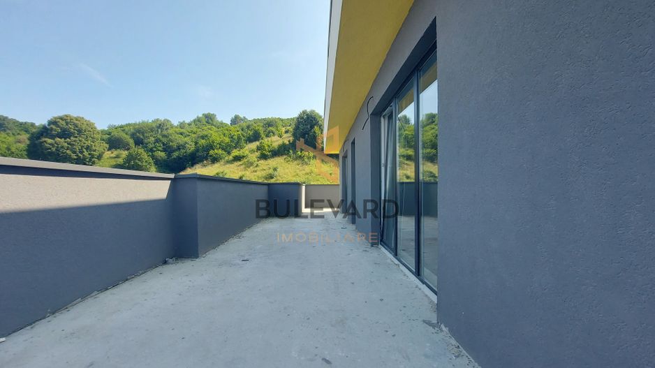 Penthouse cu terasa de 67 mp+ 1 parcare subterana! - Poză 2