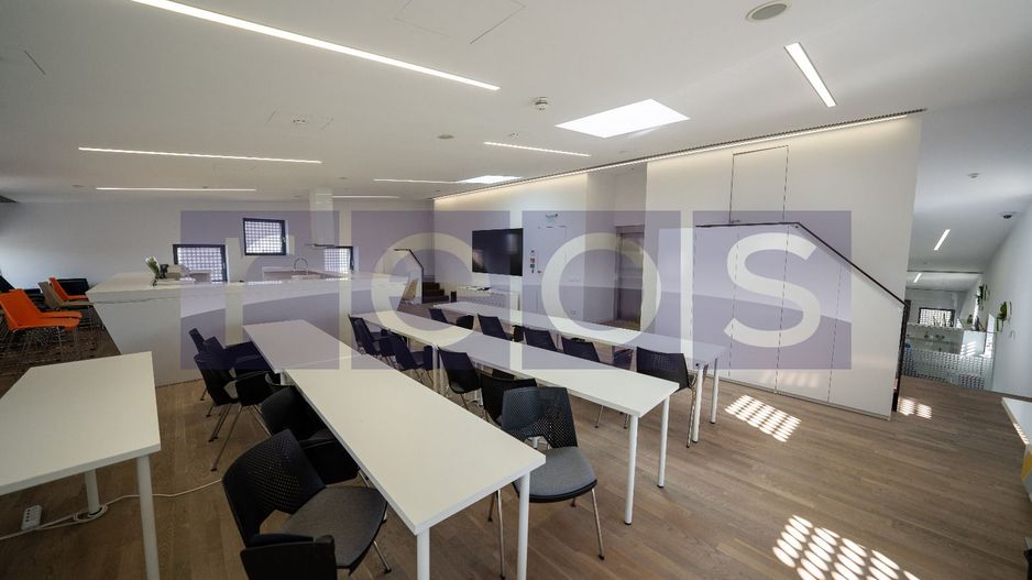 VANZARE -CLADIRE DE BIROURI - ARHITECTURA EXCEPTIONALA - Poză 17