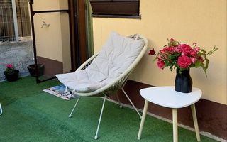 Garsonieră de 34 mp, parter, mobilată și utilată, loc de parcare și curte incluse – Valea Adâncă - Poză 1