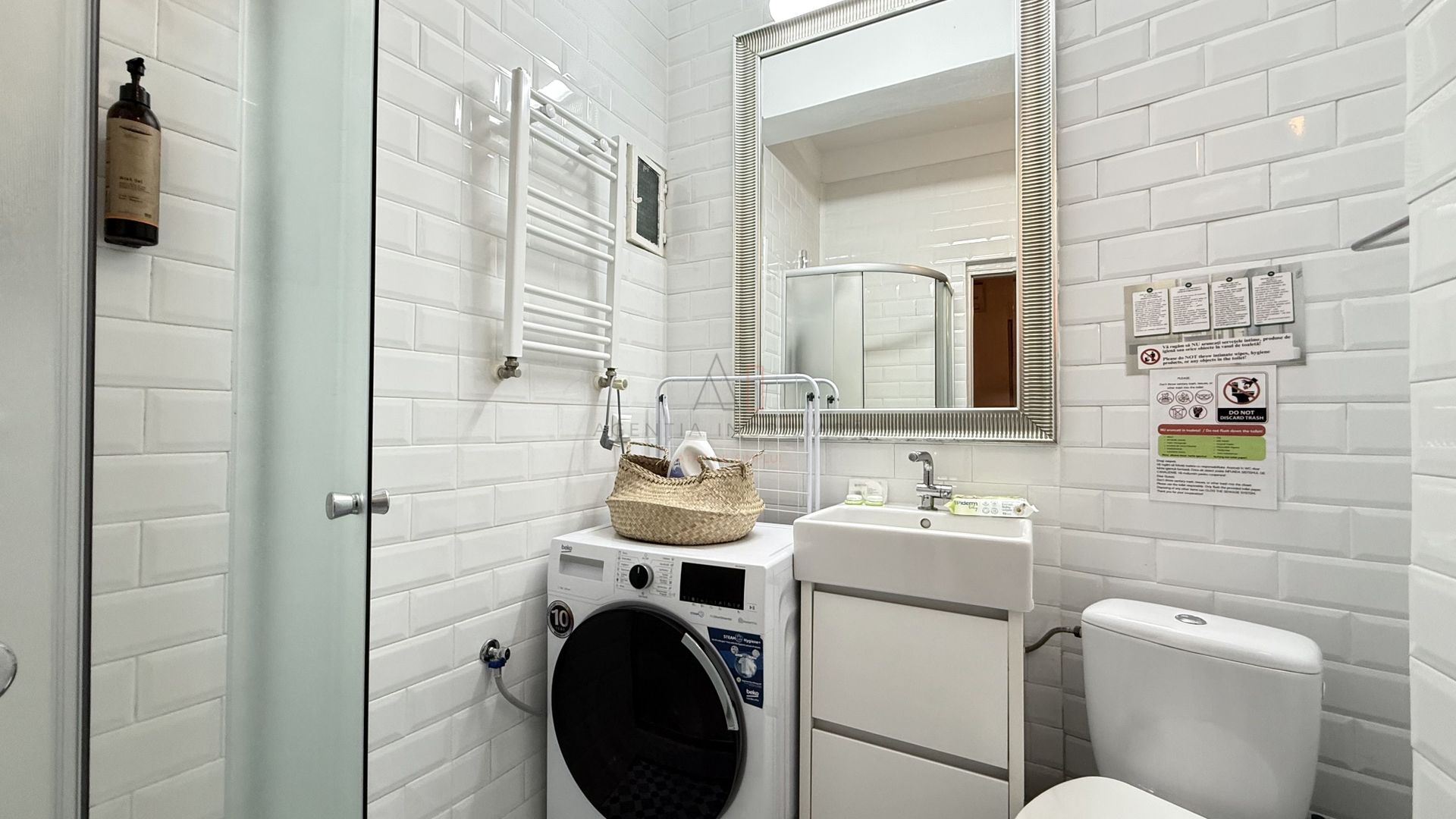 Garsoniera Universitate | View Hotel Corinthia - Poză 8