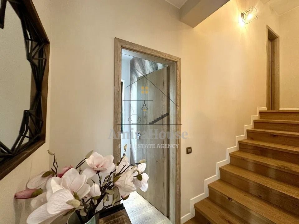 Apartament 3 camere in imobil tip vila, 79 mp, garaj, curte comuna, Gruia - Poză 15