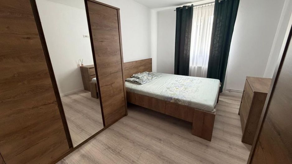 Închiriez casă individuală spațioasă 5 camere ( 200mp ) compusă din 2 apartamente cu intrare separată - Poză 4