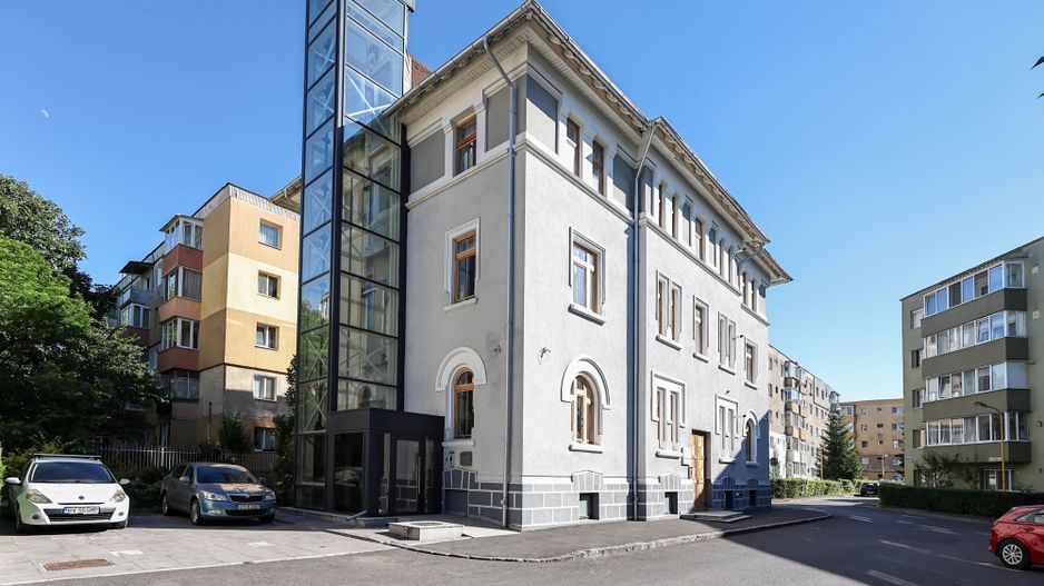 Clădire administrativă renovată integral – oportunitate investițională – Brașov - Poză 2