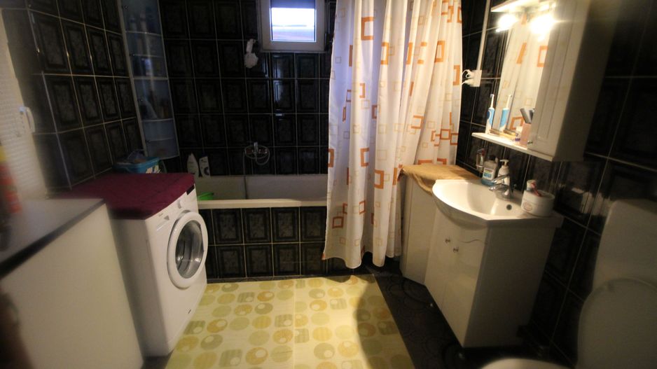 TEREN GENEROS CU CASA - Poză 6