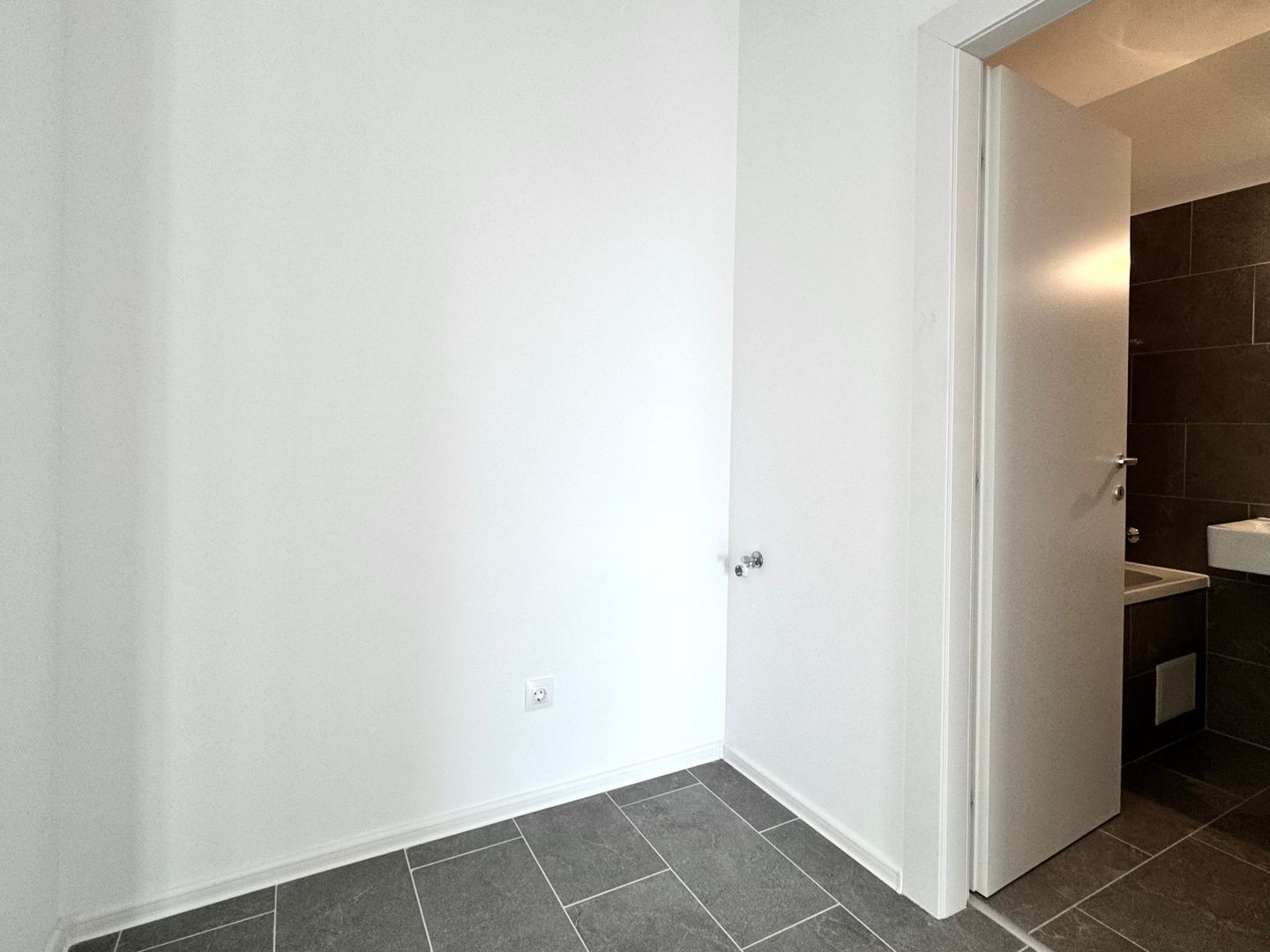 Apartament 3 camere Zona Mall Colosseum-Lacul Străulești - Poză 6