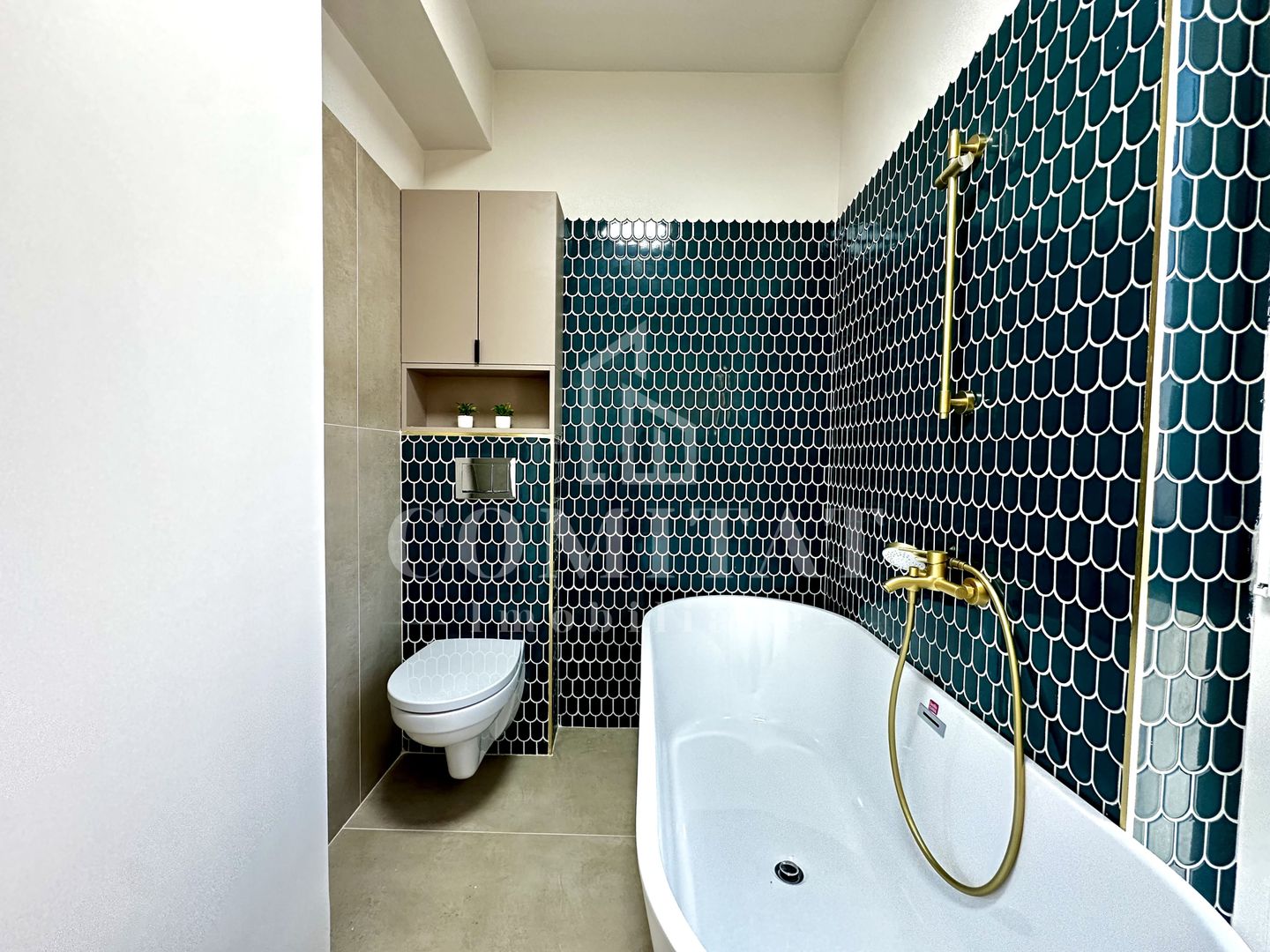 Apartament ultrafinisat | Etaj intermediar | Zona Str Tineretului - Poză 17