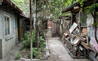 De vanzare teren si casa demolabila | 340 mp | Central - Poză 6