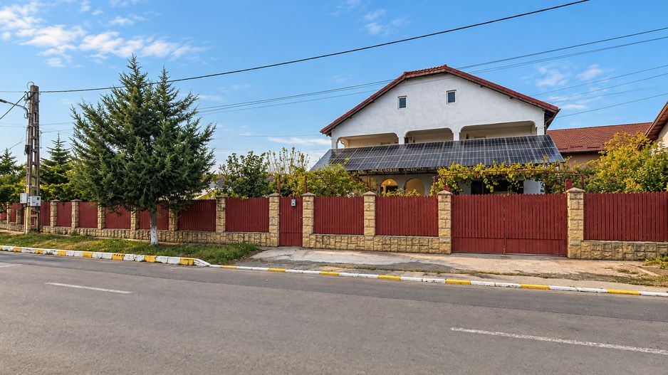 Casă independentă energetic | 387 mp construiți | Teren 1.400 mp - Poză 1