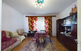 Casă cu teren generos de 2,880mp în Secusigiu - Poză 2