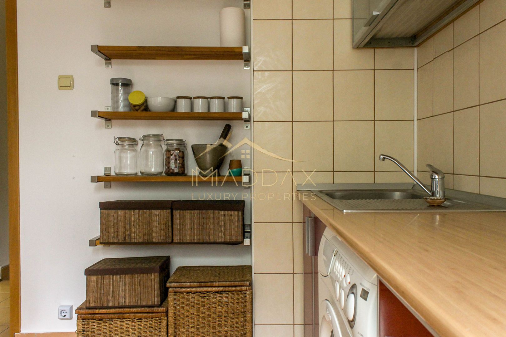 Apartament renovat cu 2 camere langa metrou de închiriat - Poză 17