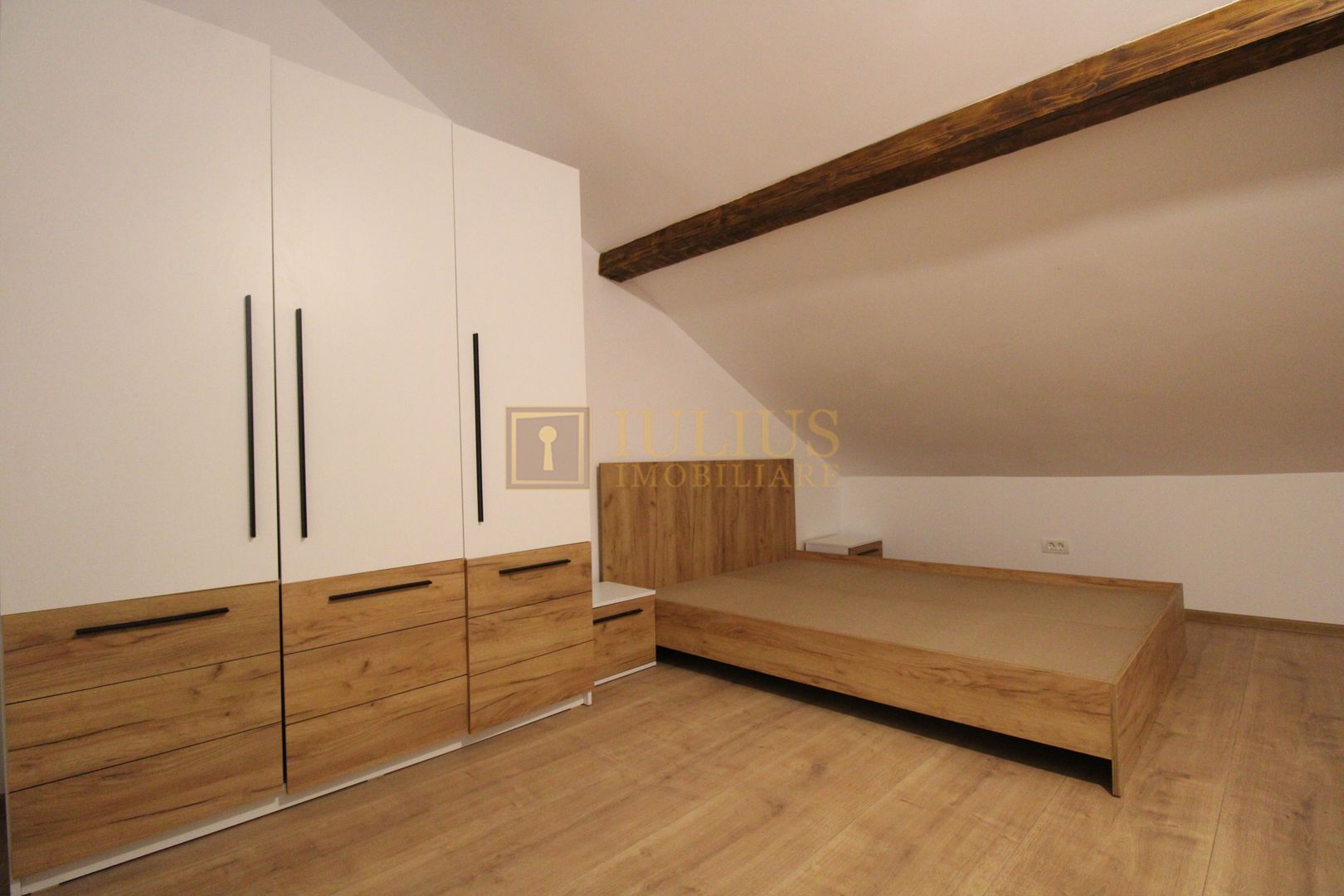 1/2 duplex spatios , spatiu verde generos, locuri de parcare-Mosnita - Poză 14