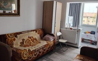 Garsoniera zona Sagului mobilata - Poză 1