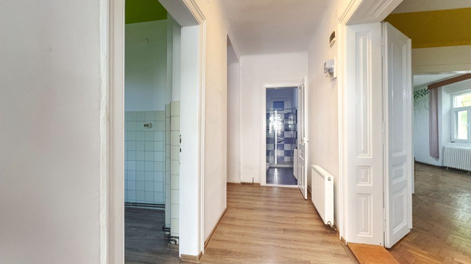 Casă / Vilă cu 6 camere de vânzare în zona Elisabetin - Poză 9